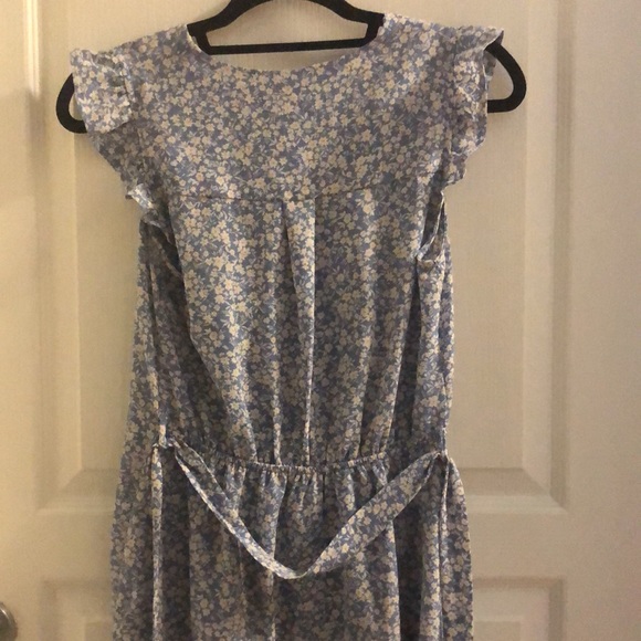 A summer dress. - Picture 3 of 4
